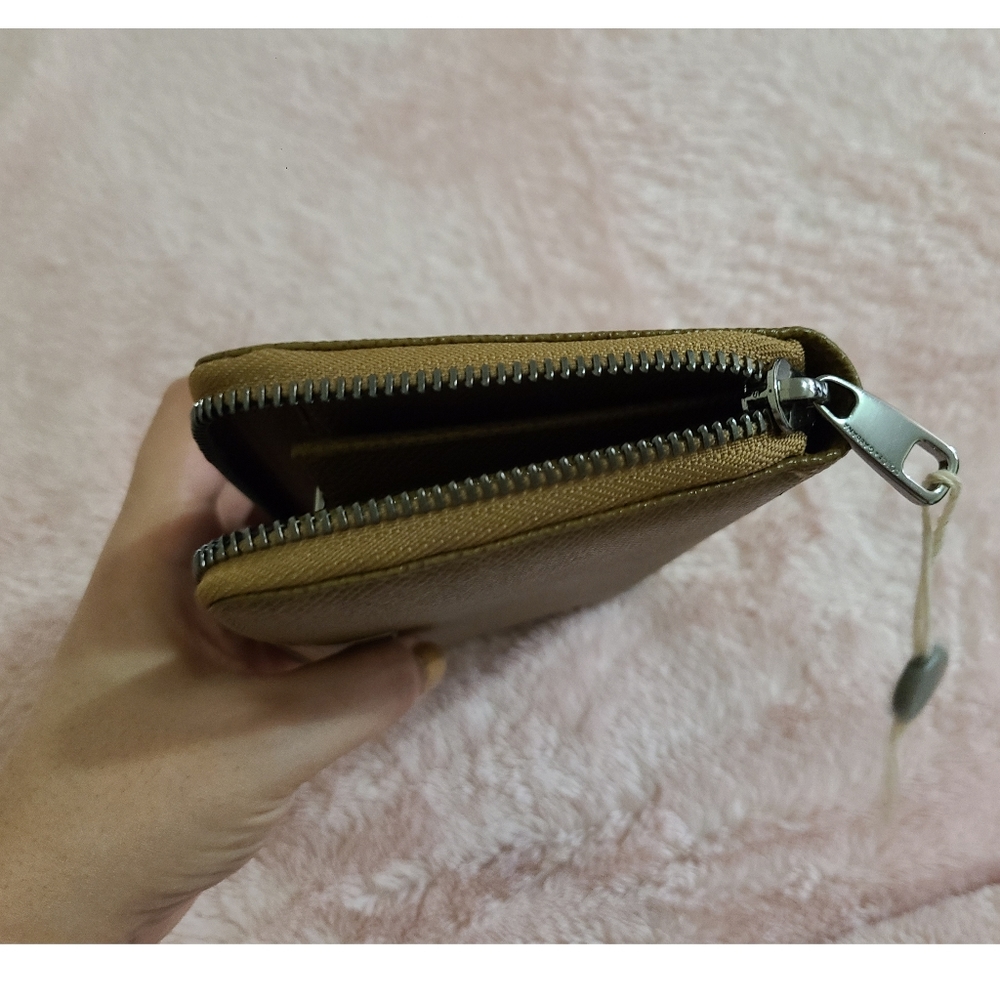 Authentic New Dolce & Gabbana Wallet - Picture 11 of 11